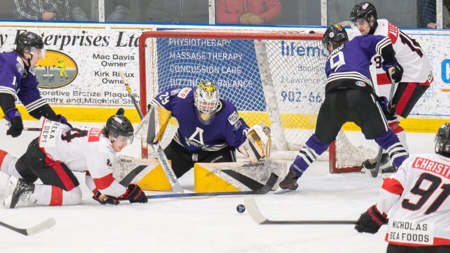 Crushers Top Ramblers 6–3 at Amherst Stadium