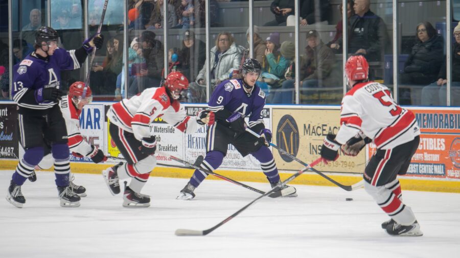 Ramblers Score Three in Second Period to Defeat Bearcats